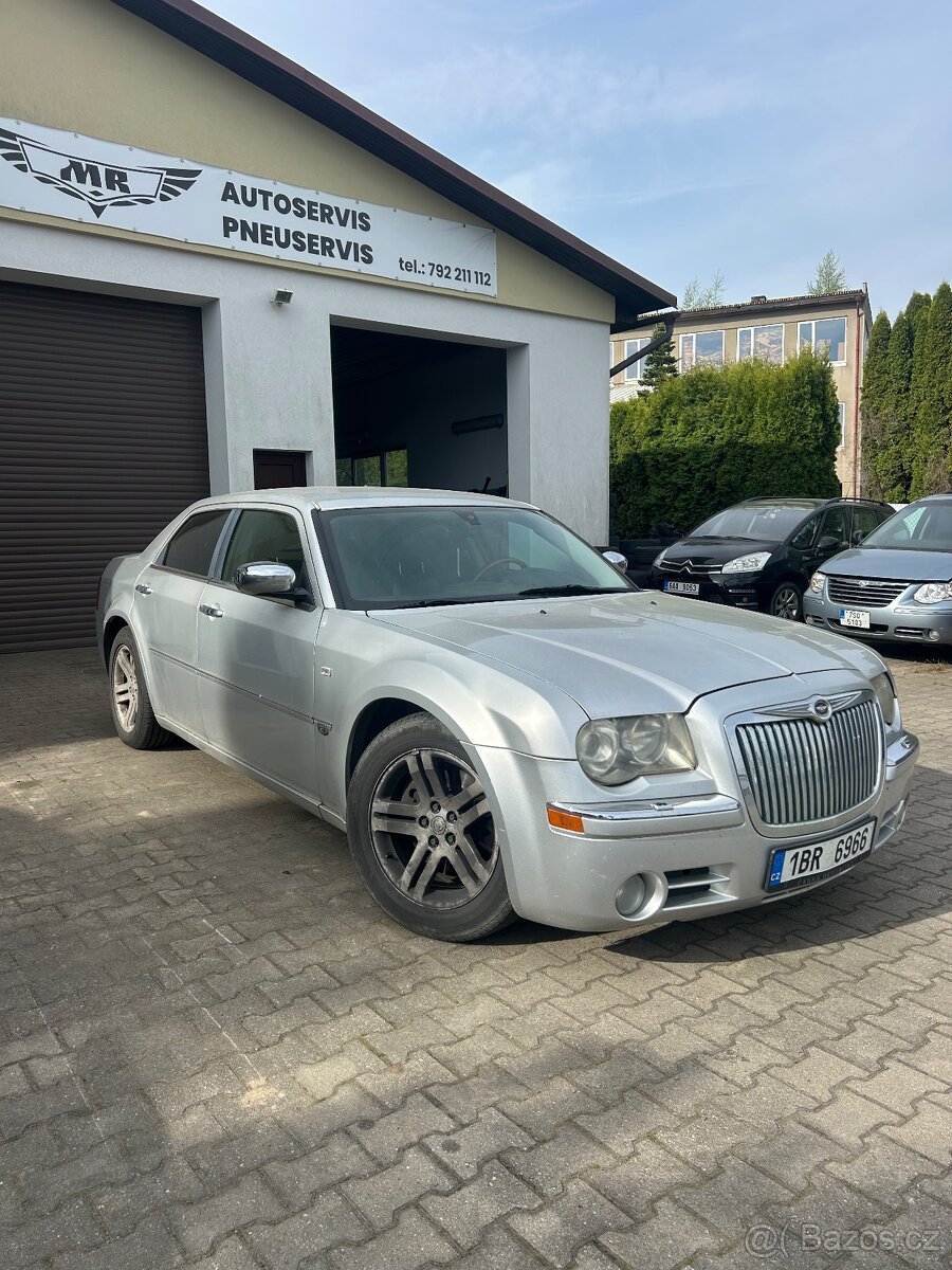 Chrysler 300C 3.5i LPG sedan, nová stk - 3