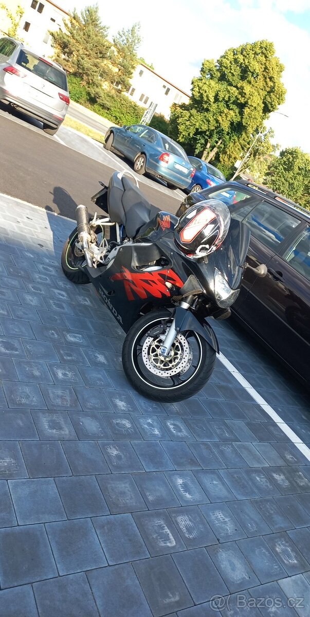 Honda cbr 600f - 3