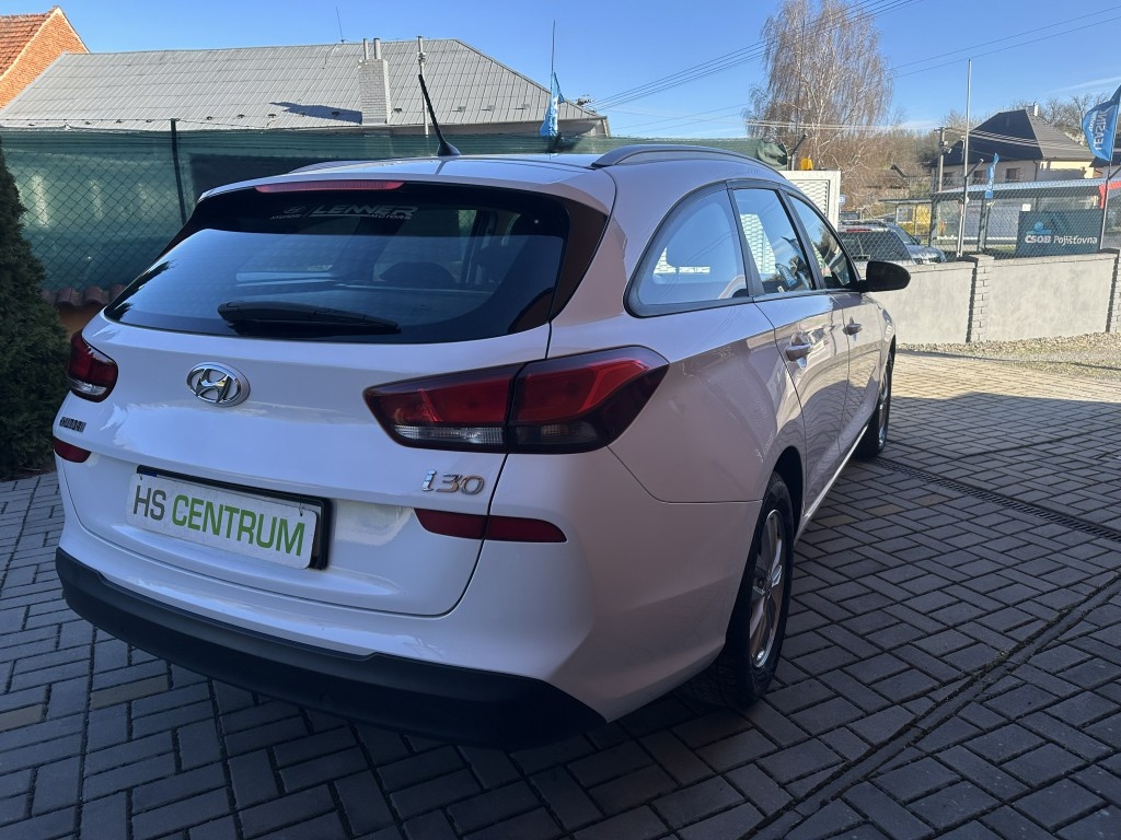 Hyundai i30 1.3 CRDi 85kW serviska - 3