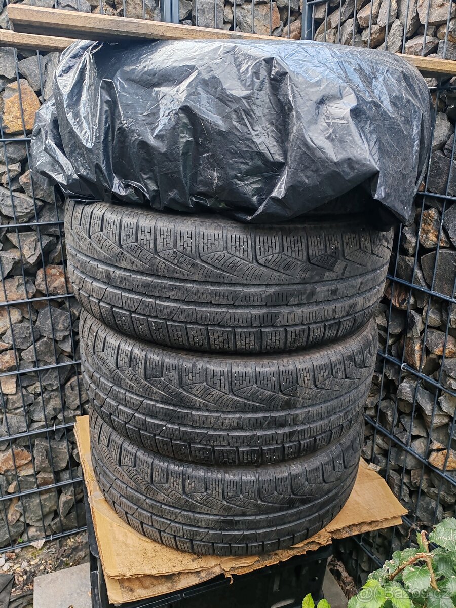 Pirelli Sottozero 205/55 R17 4-5mm - 3