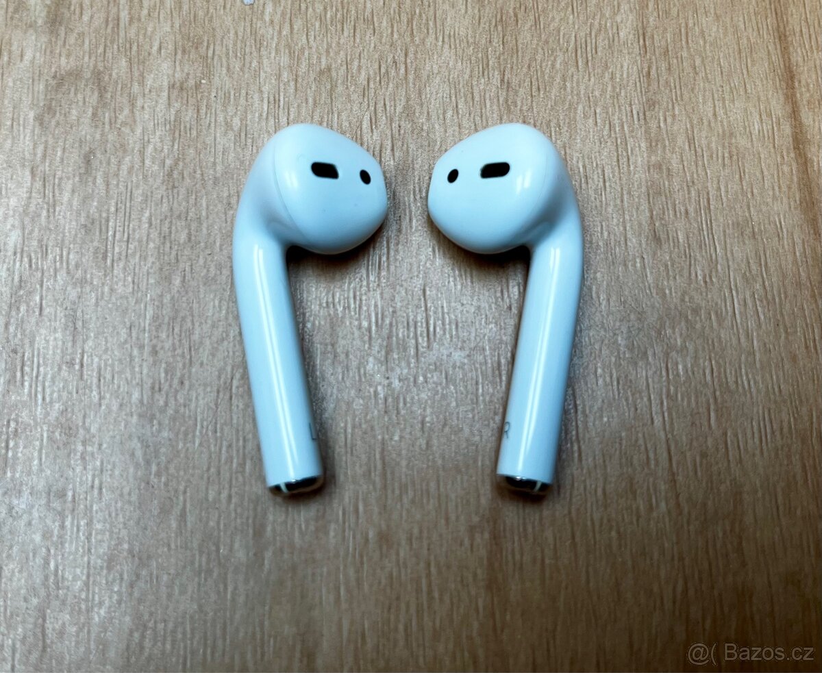 Apple Airpods 1. generace - 3