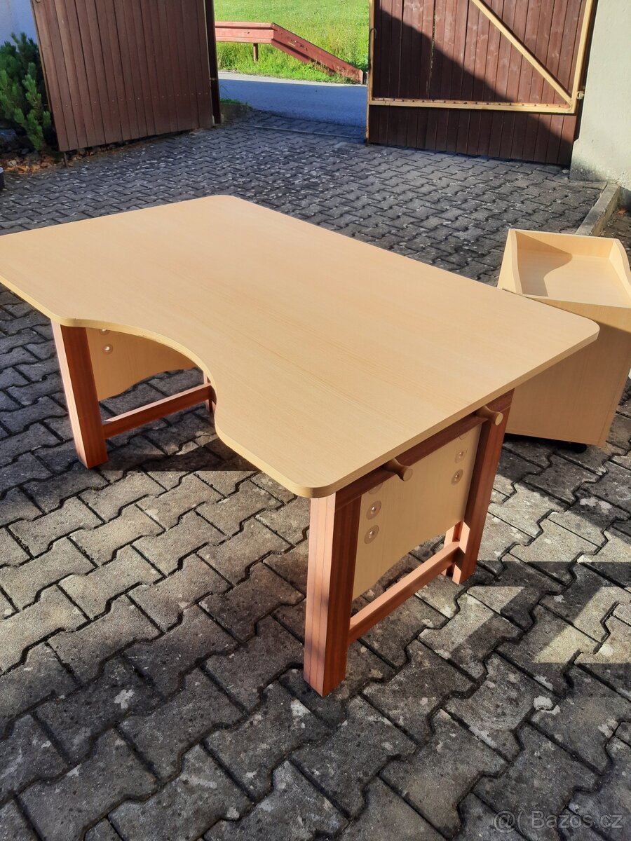 Stůl pro školáka - 3