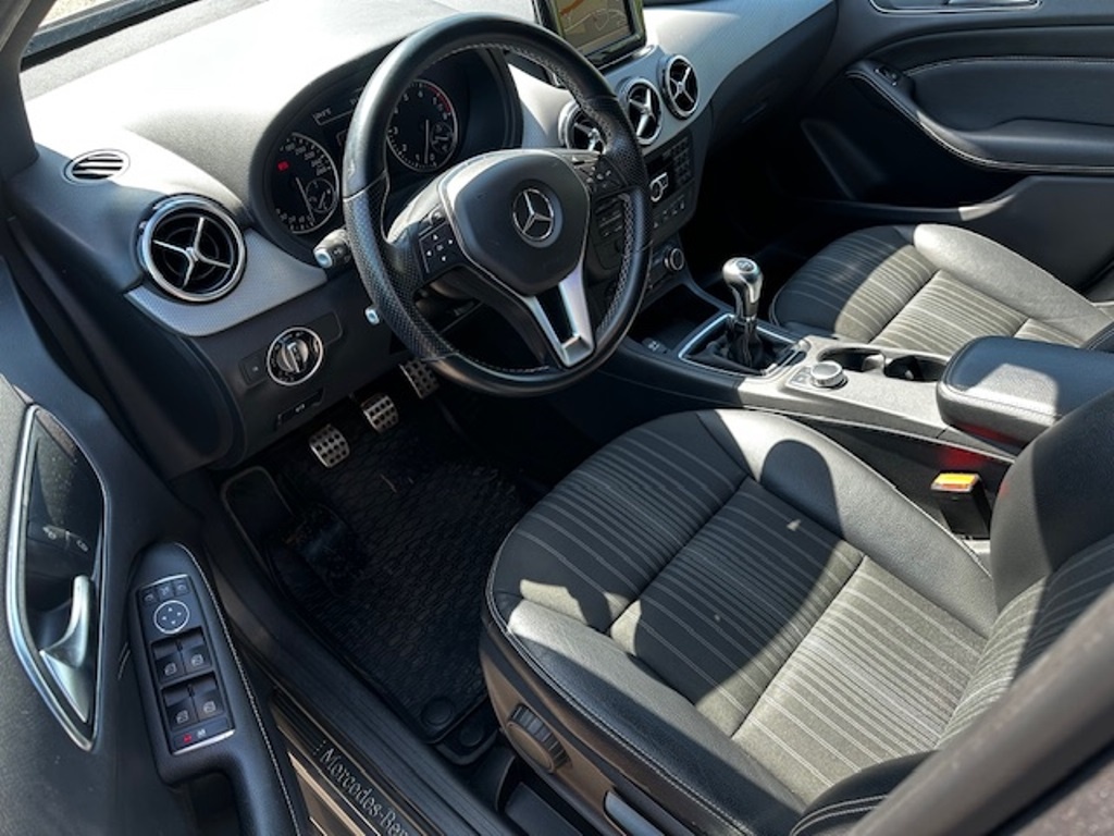 Mercedes-Benz B200 1.6i 115kw, r.2013, serviska - 3