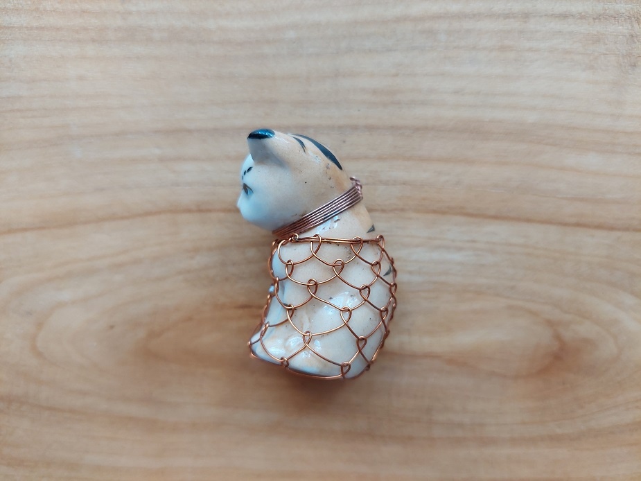 Porcelánová soška kočka kočička kotě drátkování ruční výroba - 3