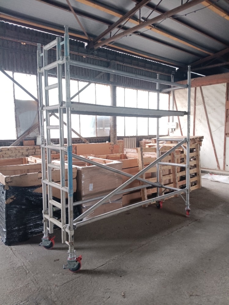 Použité pojízdné lešení Eurotower 0,7x2,5 PV 3,41m - 3