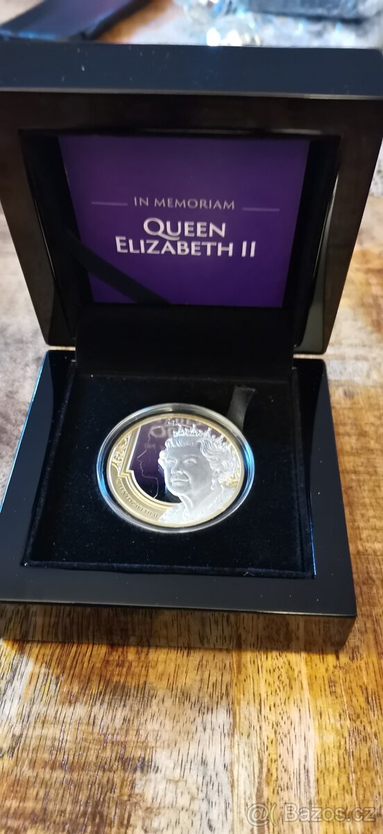 Stříbrná mince + selektivní zlacení Queen Elizabeth II ( In - 3