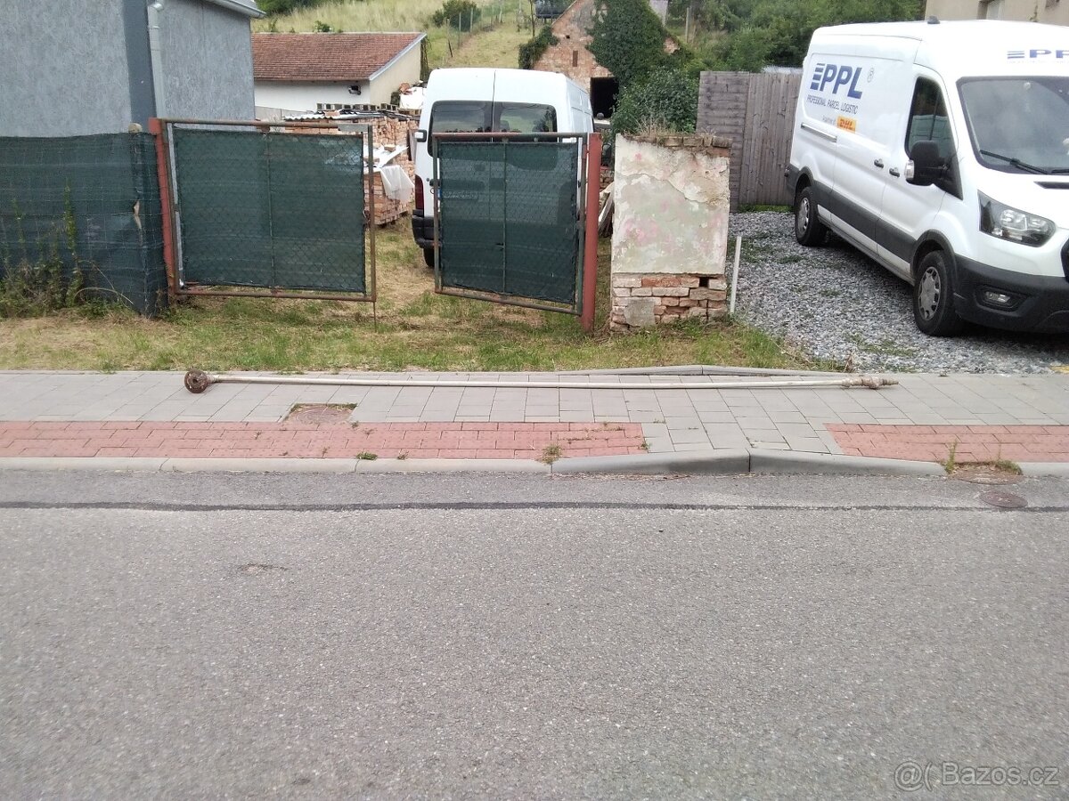 Potrubí s přírubou a sacim košem. - 3