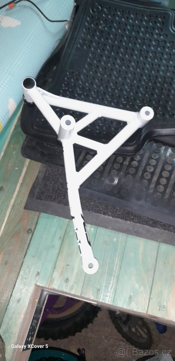 Padaci rámy Z900 - 3