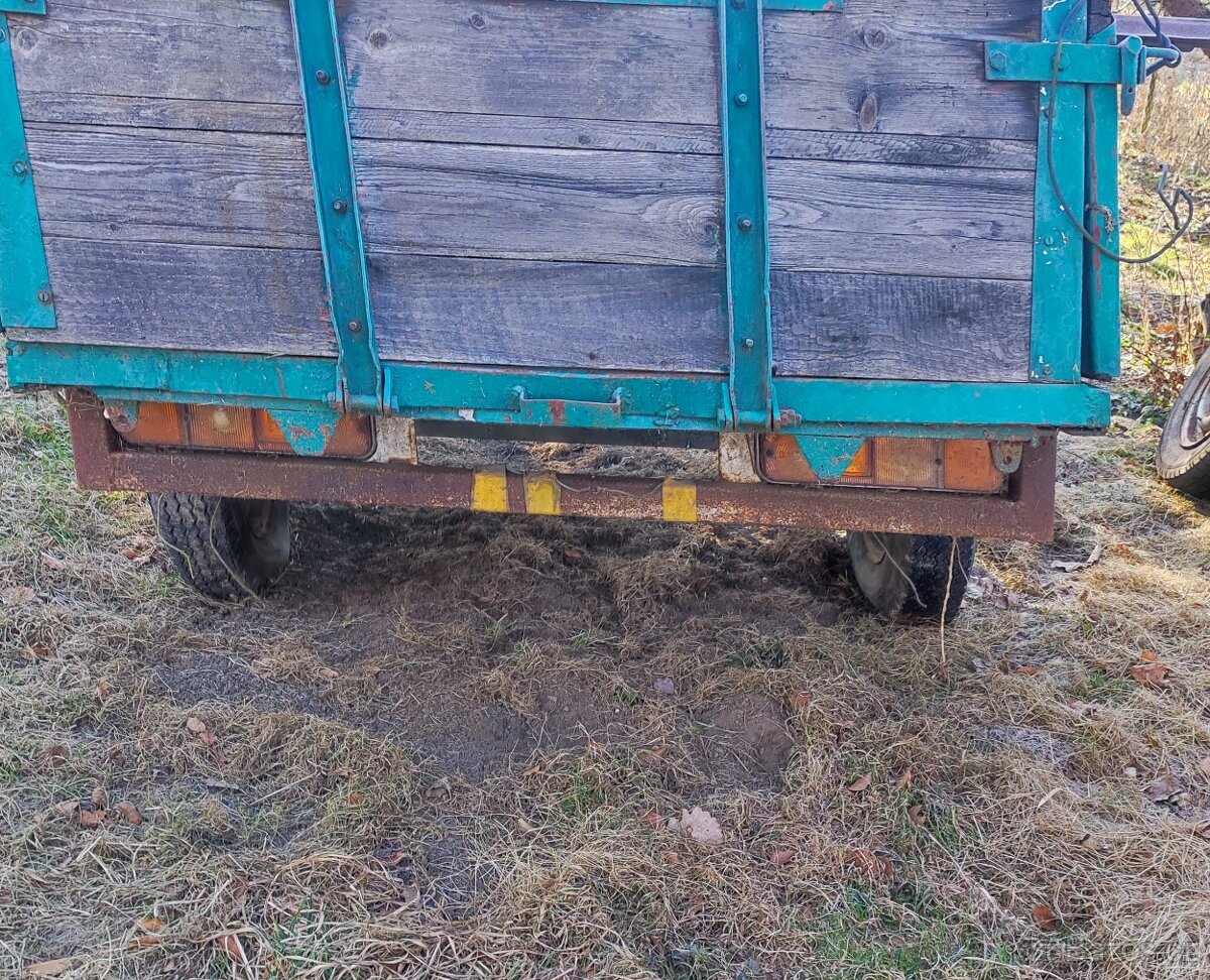 Dvoukolovy traktorový vlek - 3