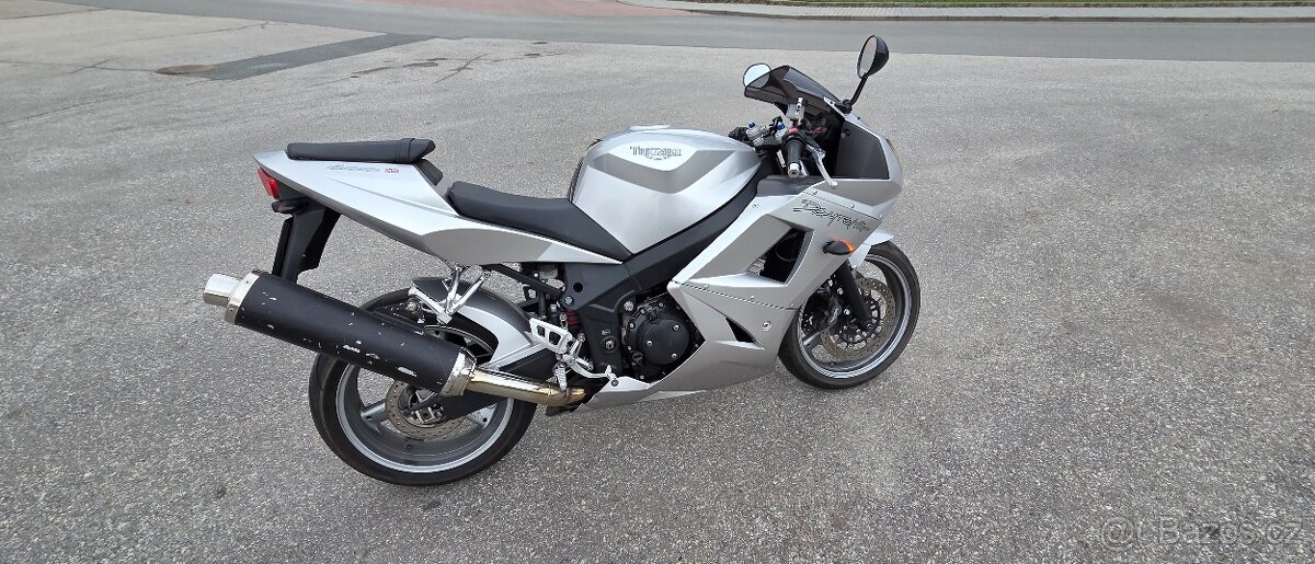 Triumph Daytona 600 - 3