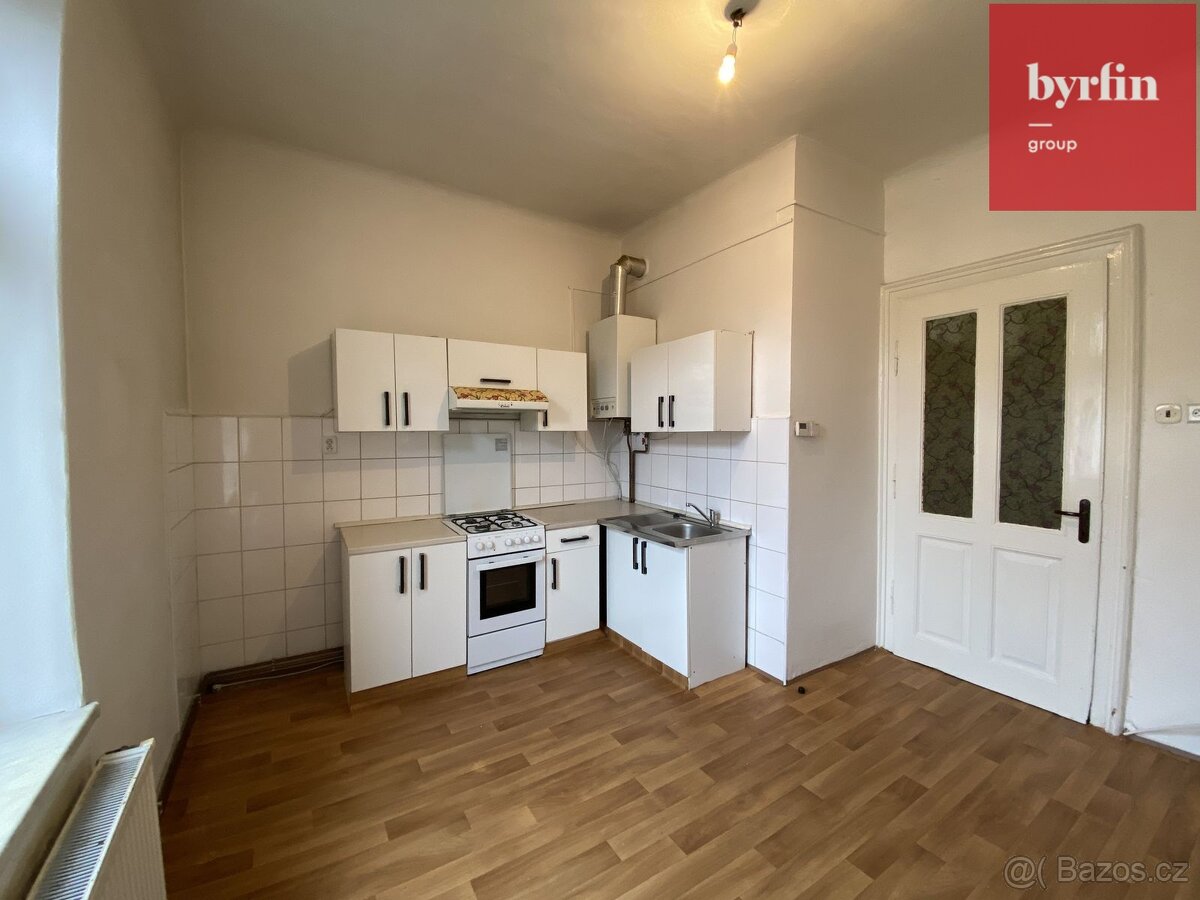 Pronájem bytu 2+1 Horovo Náměstí, Opava - 3