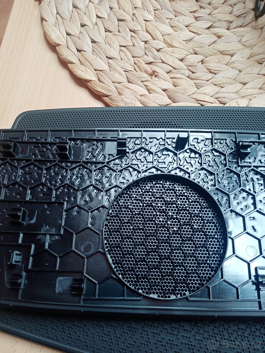 Škoda Enyaq / Elroq 2022, kryt reproduktoru - 3