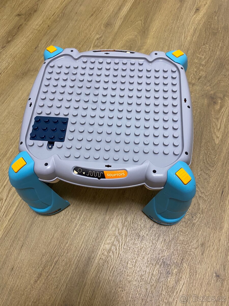 Bavytoy interaktivní stoleček s vesmírným projektorem - 3