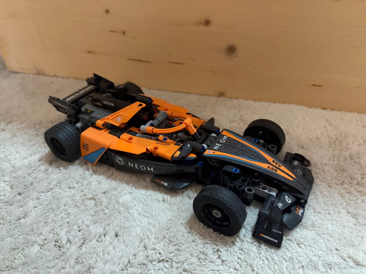 LEGO Technic NEOM McLaren Formula, Závodní Auto - 3