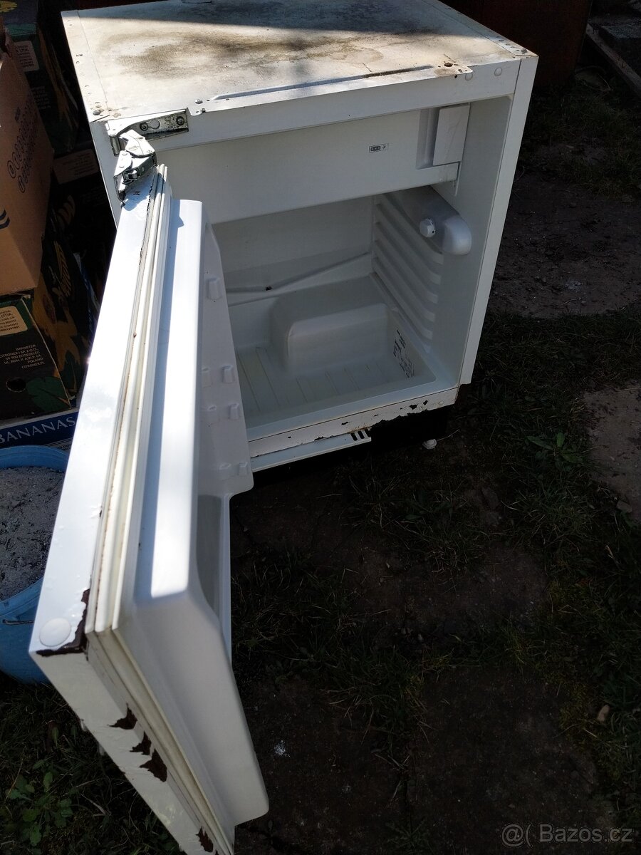 funkční vestavná lednička IKEA - 3