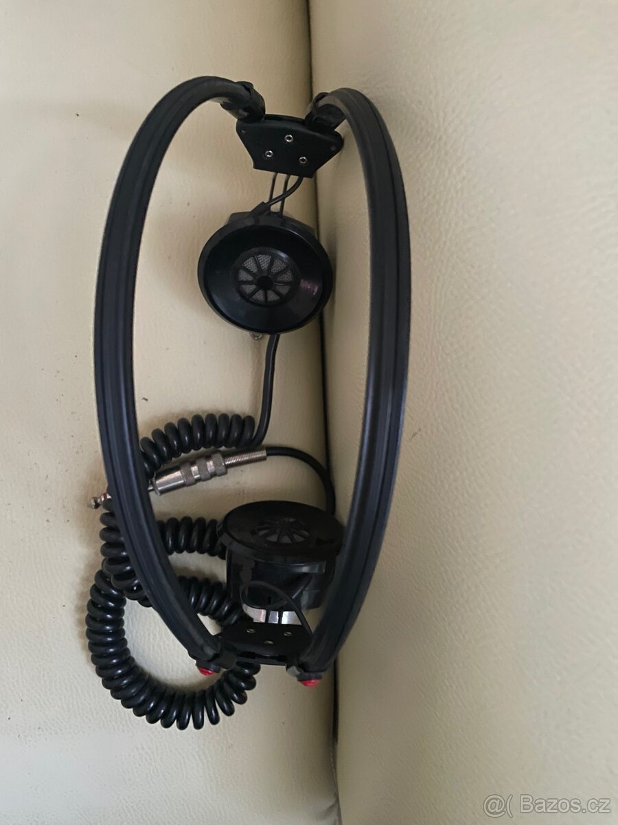 AKG K-160 - 3