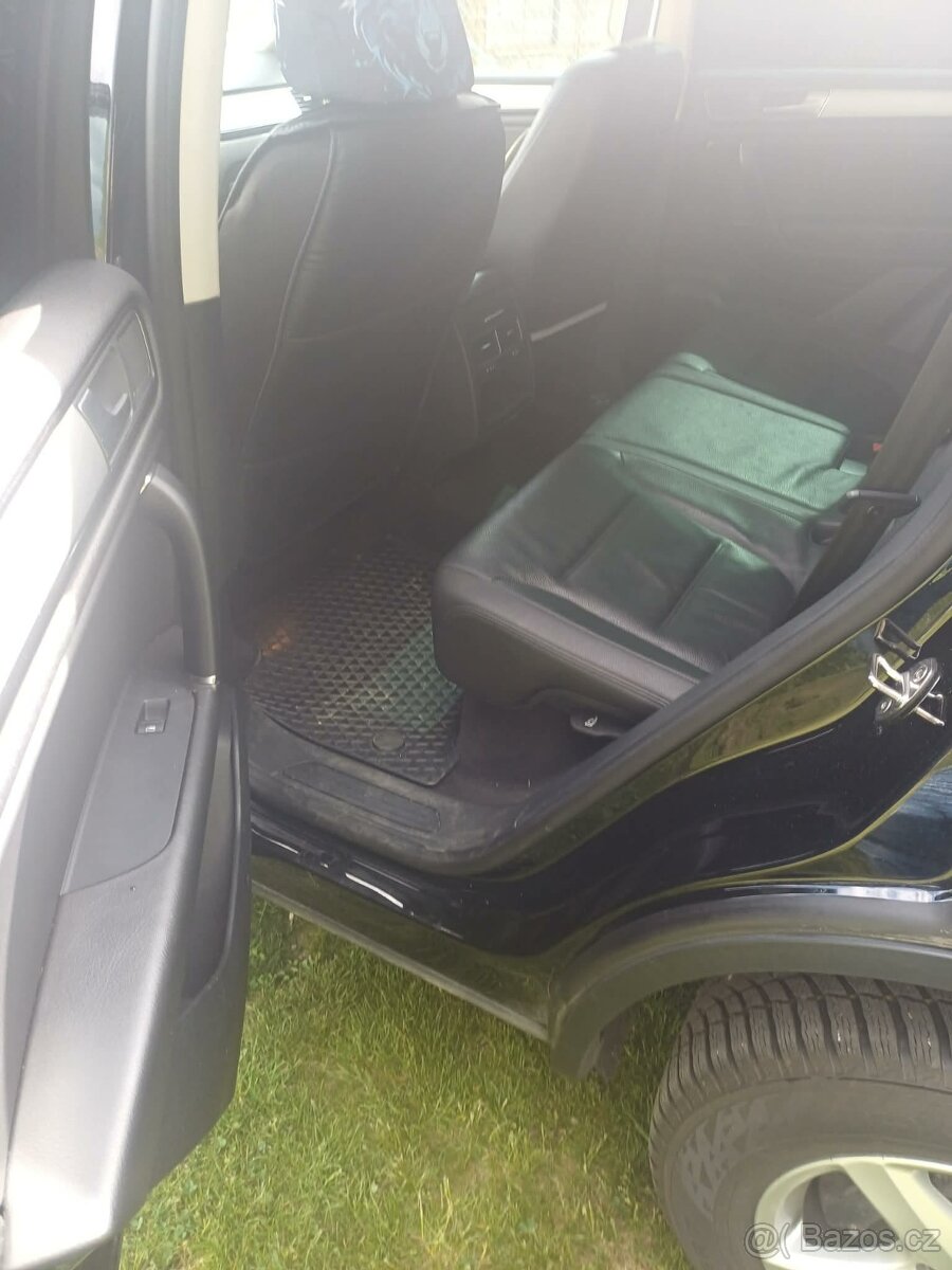 Volkswagen Touareg 3,0tdi - 3