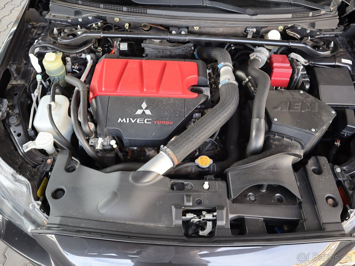 Mitsubishi Lancer Evolution X - 3