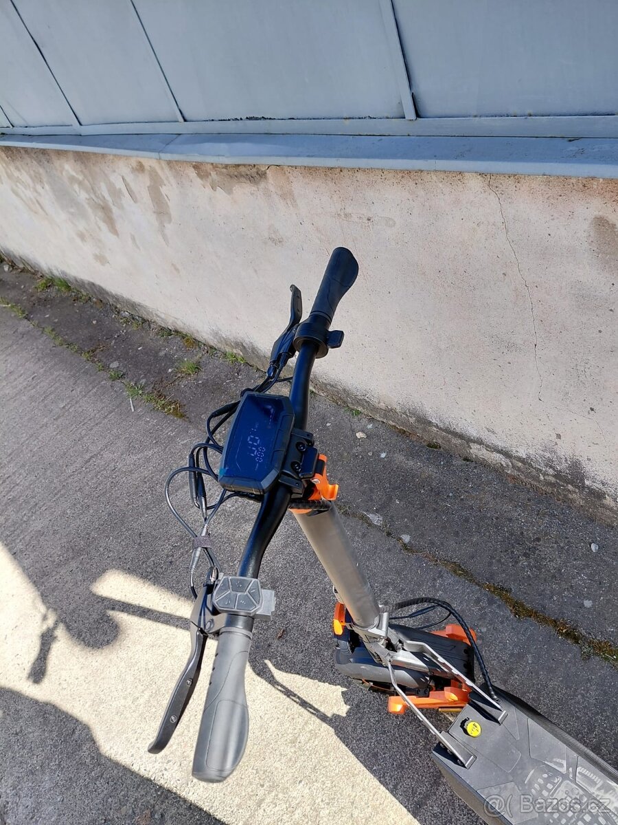 Elektrokoloběžka Maxwheel D2PRO - 3