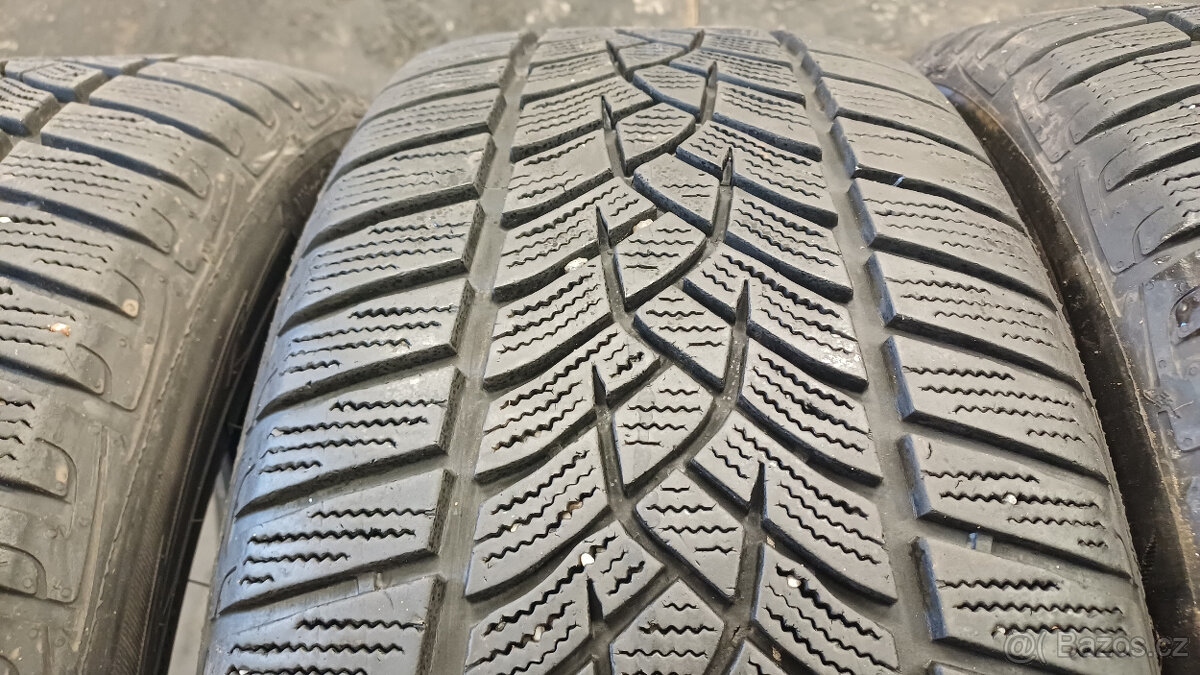 Zimní pneu Goodyear 225/50/17 98V - 3