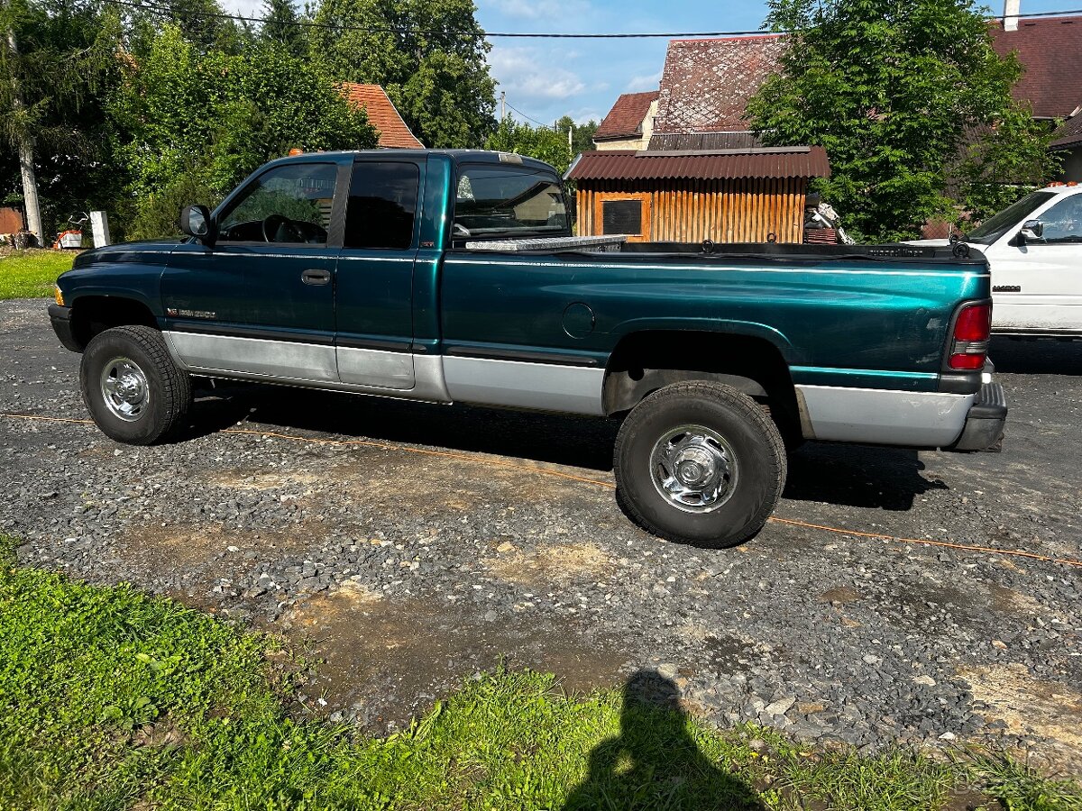 DODGE RAM 2500 5.9 NV4500