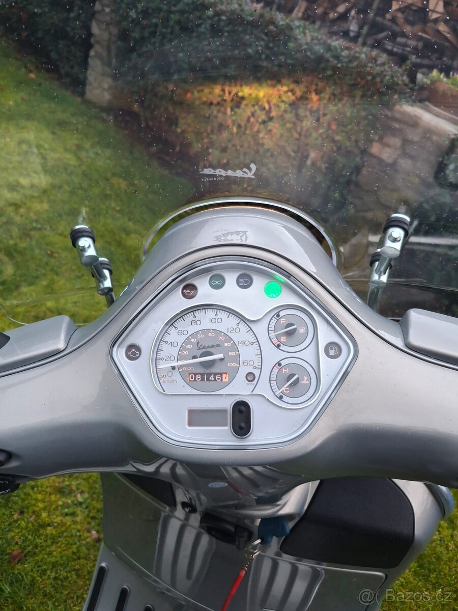 Vespa GTS 300 Touring - 3