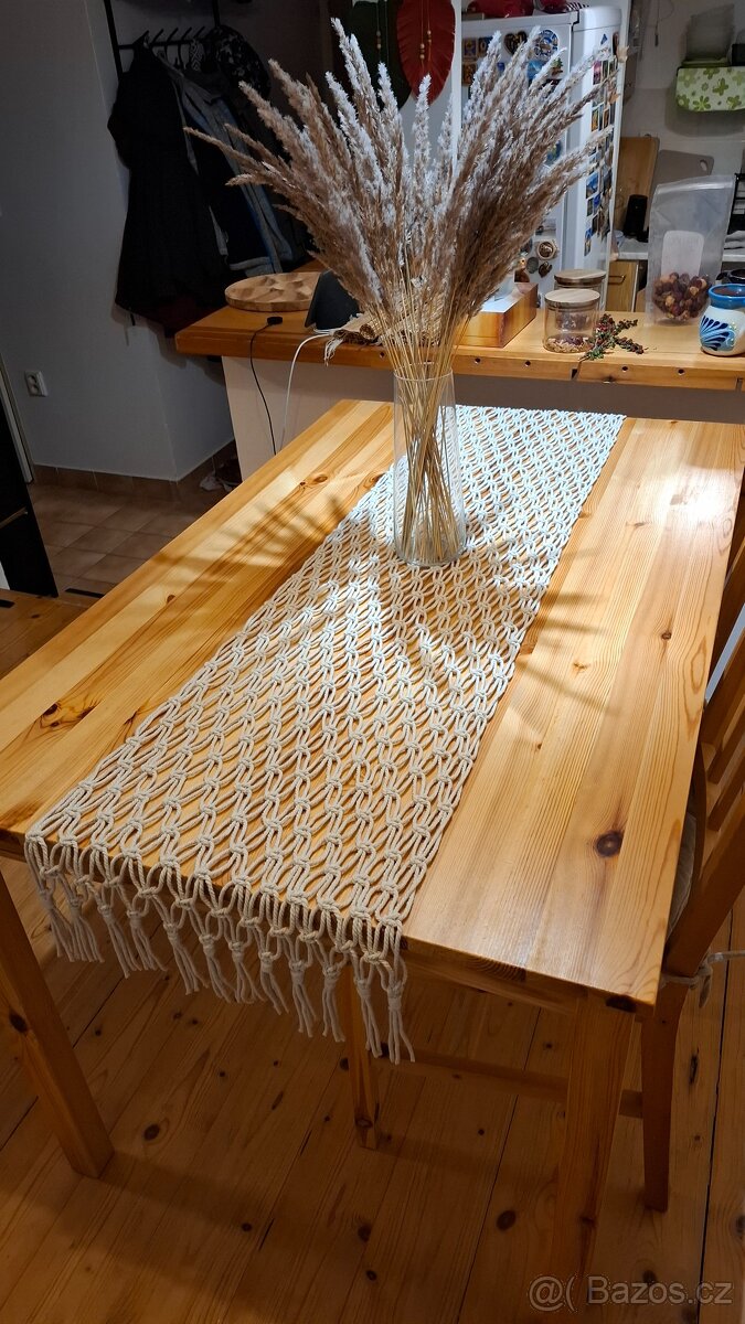Běhoun na stůl makrame - 3