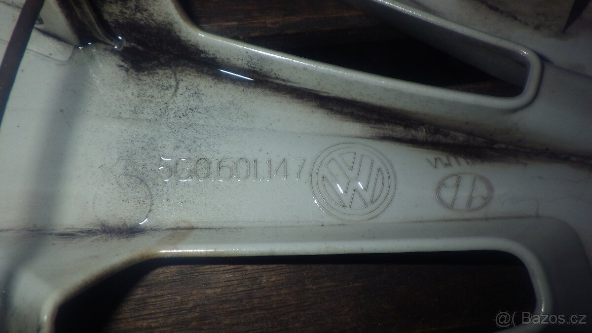 1ks originál poklice VW 15" - 3