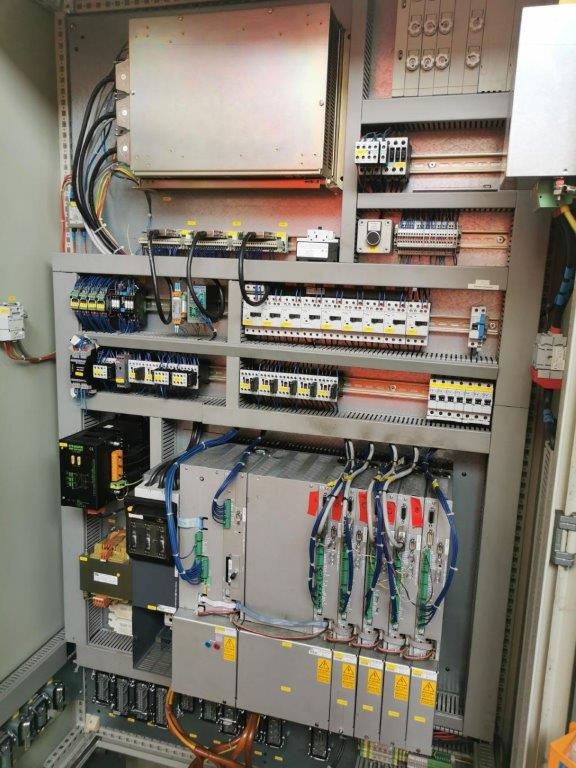 Obráběcí centra - vertikální 30 L - 3