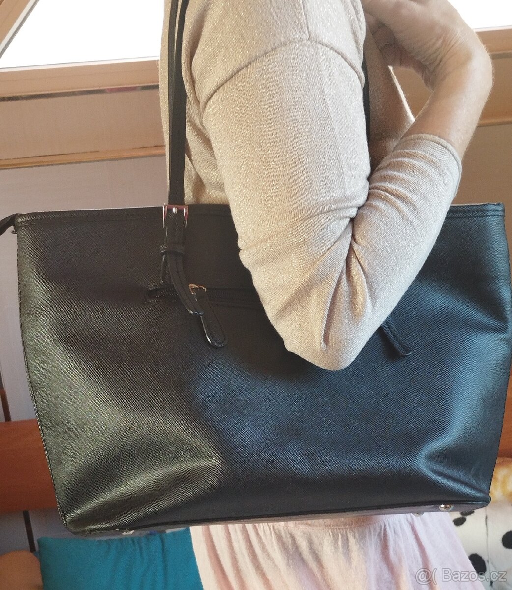 Broušená sklenice s nápisem 70 - 3