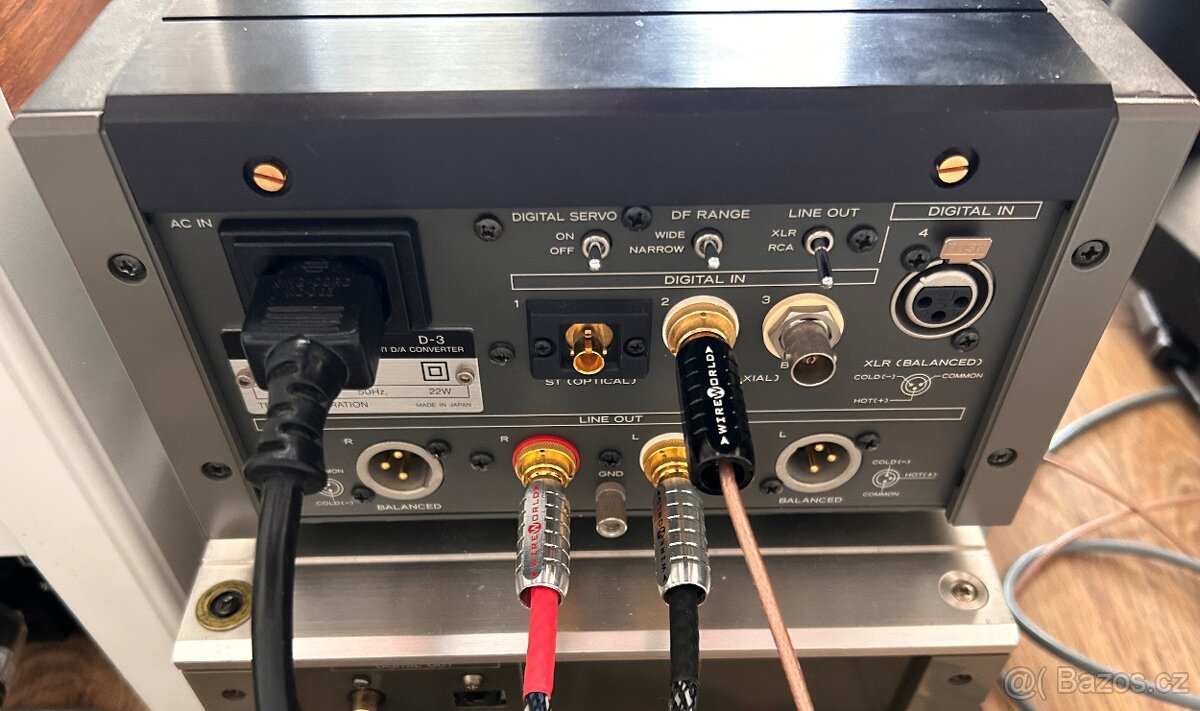 Teac D-3 DAC esoteric - 3