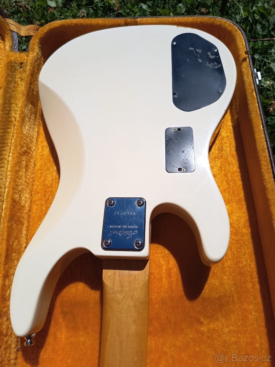 Baskytara aria pro || - 3