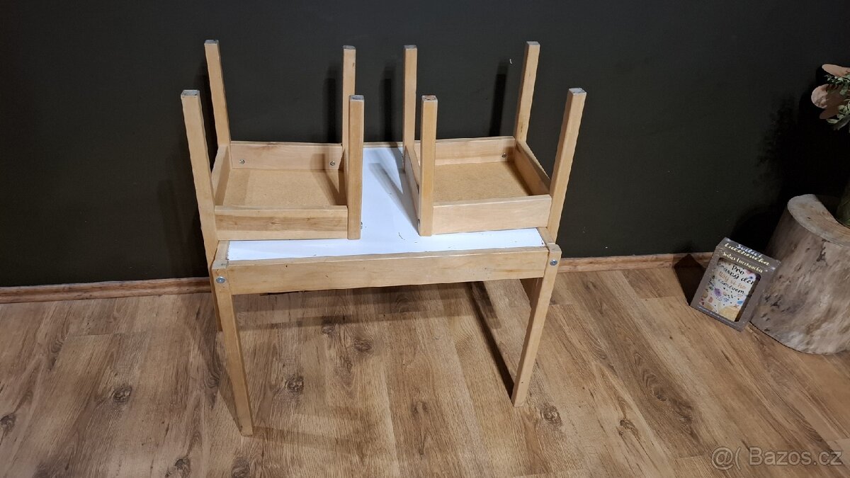Prodám dětský stoleček a 2 židle - 3