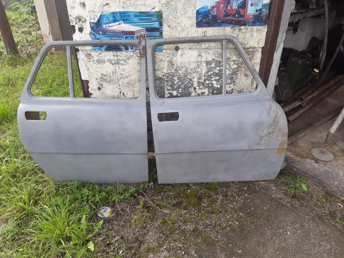 Škoda 110L zadní dveře - 3