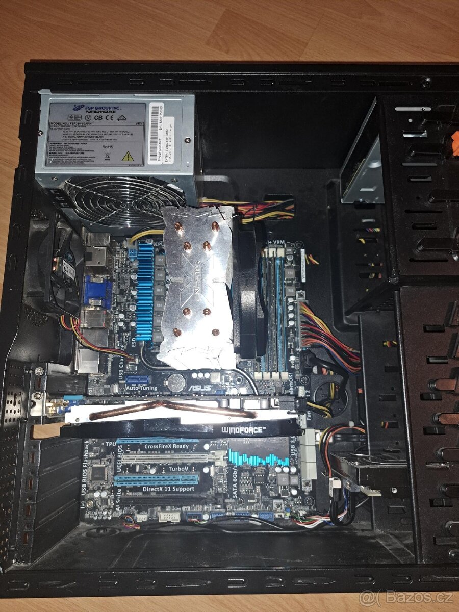 Stolní počítač (bez disku) - 3