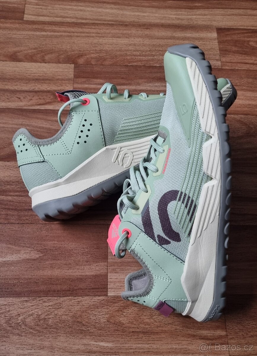 Adidas vycházkové boty UK 6 - 3