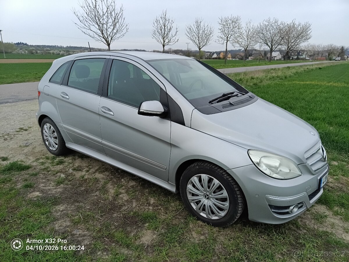 Mercedes Benz B - 3