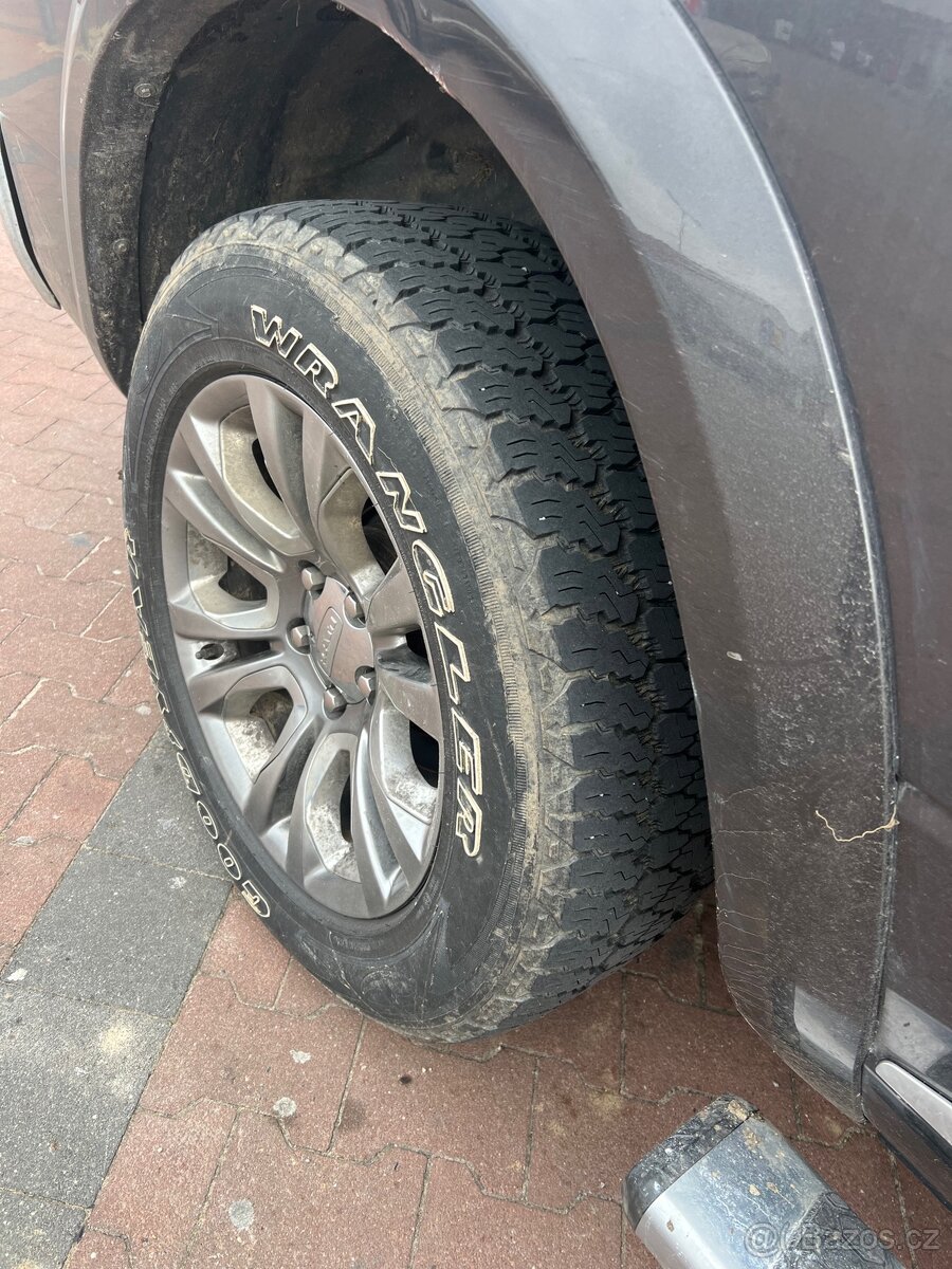 Pneu 275/60r20 114t