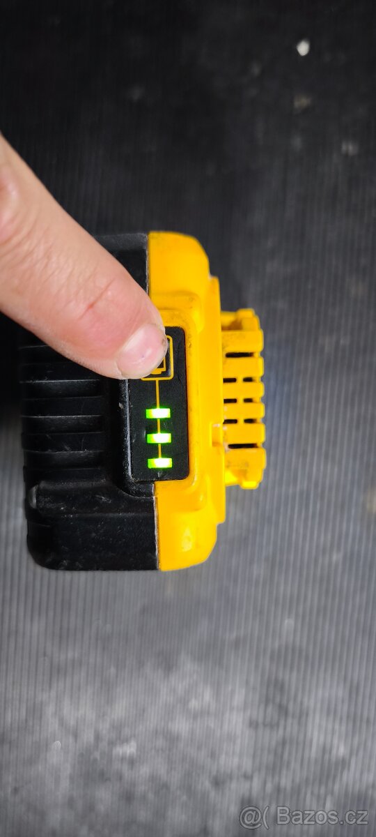 Baterie DeWALT na Repase - 3