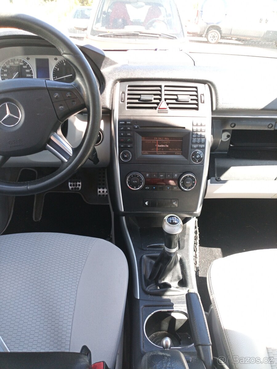Mercedes Benz B - 3