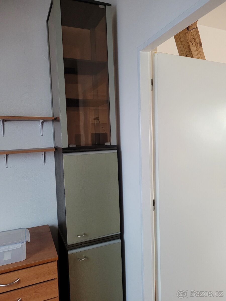 Obývací stěna - skříňky a skříně - 3