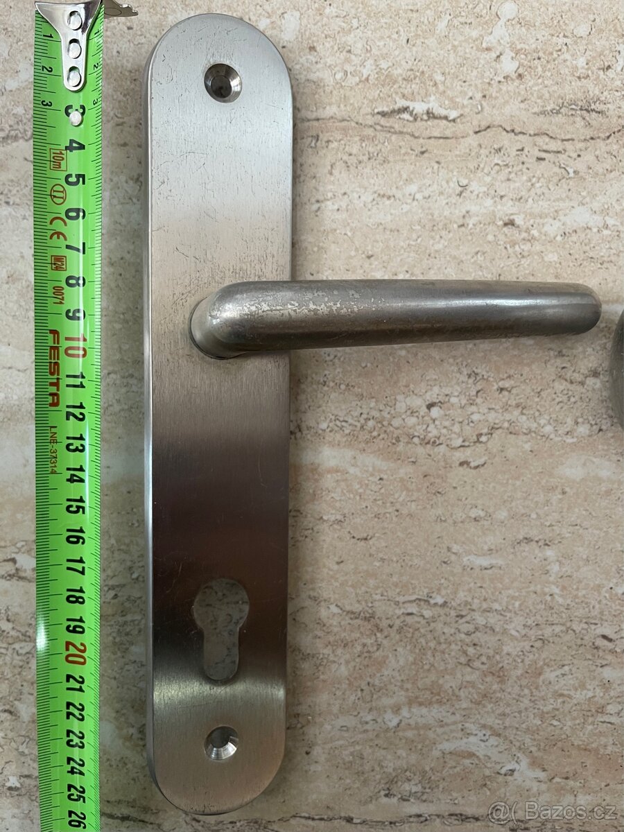 Kování na vchodové dveře 25 cm - 3