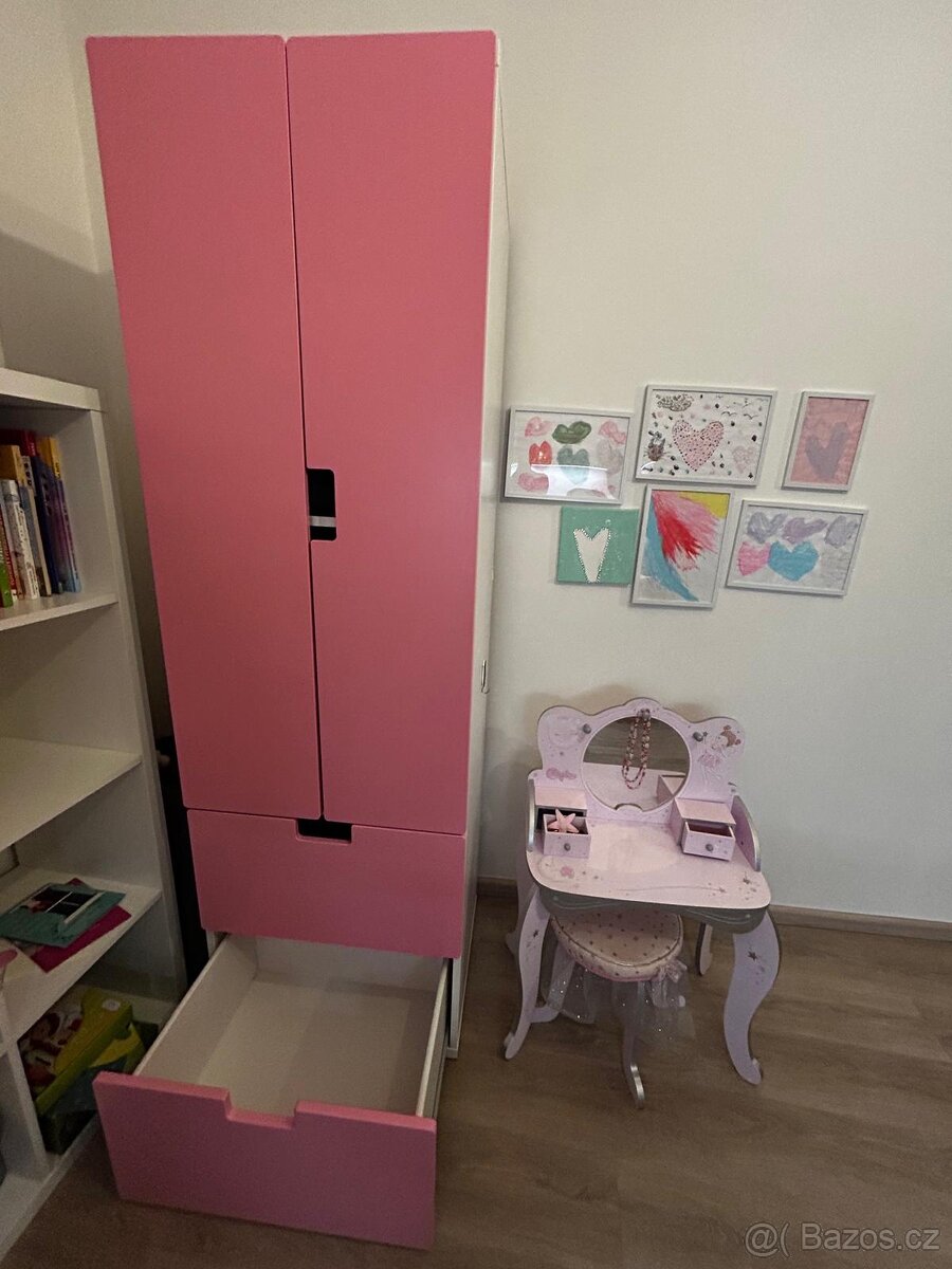 Šatní skříň- růžová - 3