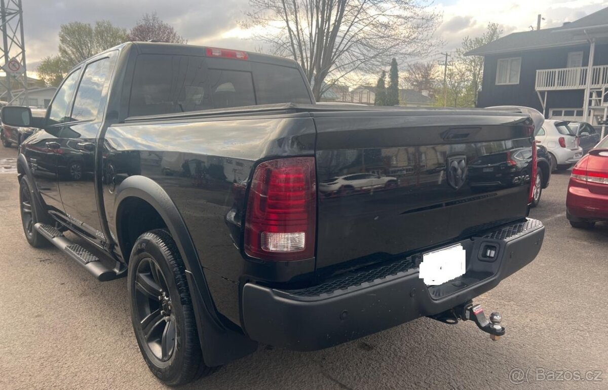 2022 RAM 1500 Classic SLT 3.6L 4X4