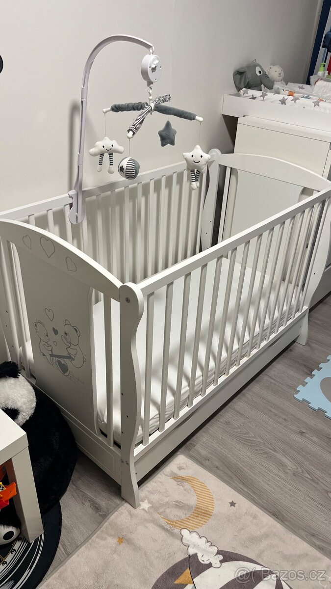 Dřevěná postýlka s medvídkem - 3