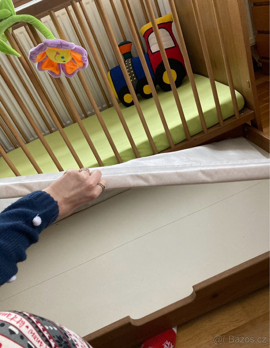 Dětská postýlka s úložným prostorem včetně matrace - 3