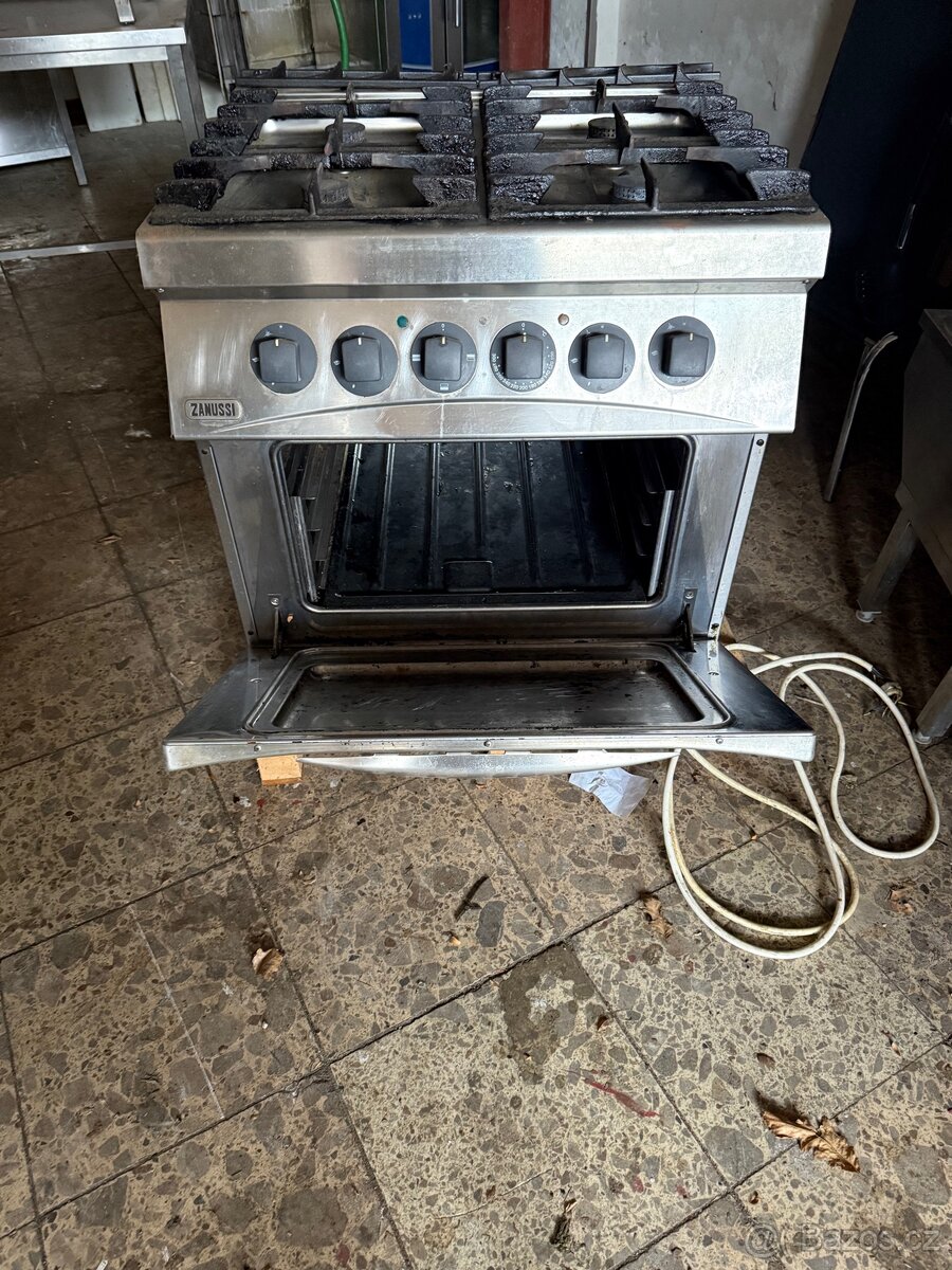 Profi Plynovy sporak s elektrickou troubou - 3