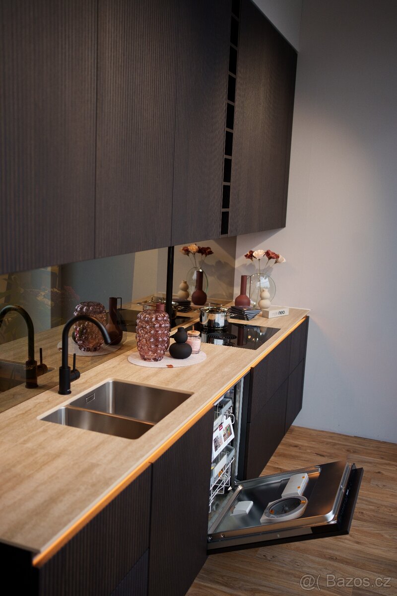 KL MODERNÍ ČERNÁ - 3