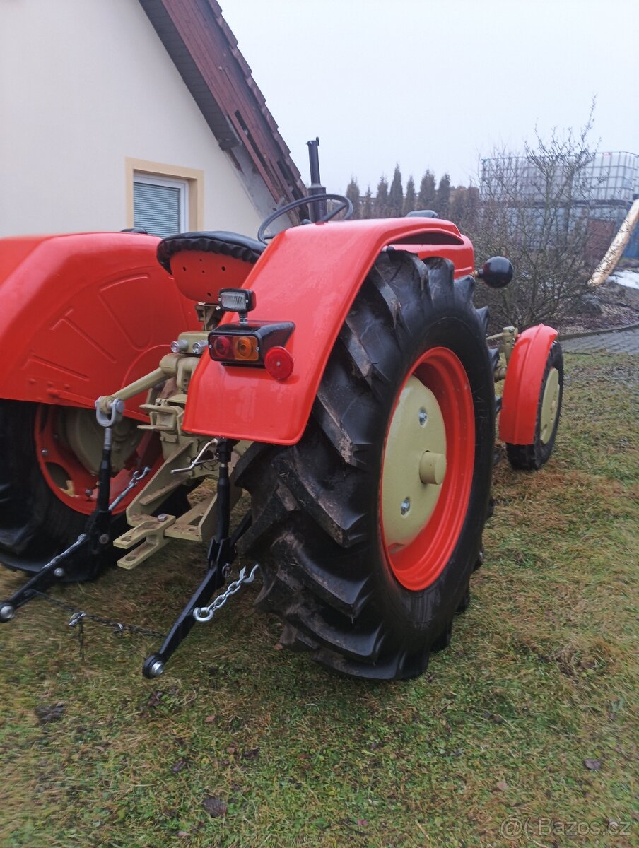 Zetor 330 (3011) - 3