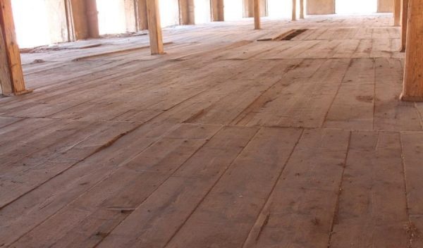 Staré Těšany trámy a staré prkna - 3